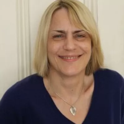 Kate Saunders