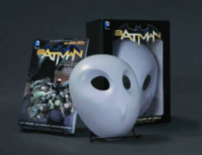 Batman: The Court of Owls Mask and Book Set (The New 52)